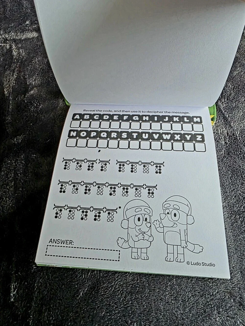 New Christmas Bluey Imagine Ink Magic Reveal Game Book w Mess-Free Marker set